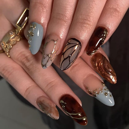 Faux ongles pressés CTTHNBD 24 pièces avec design ligne dorée