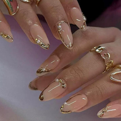 Faux ongles pressés FJSMTOPl modèle almond avec motif French Tip