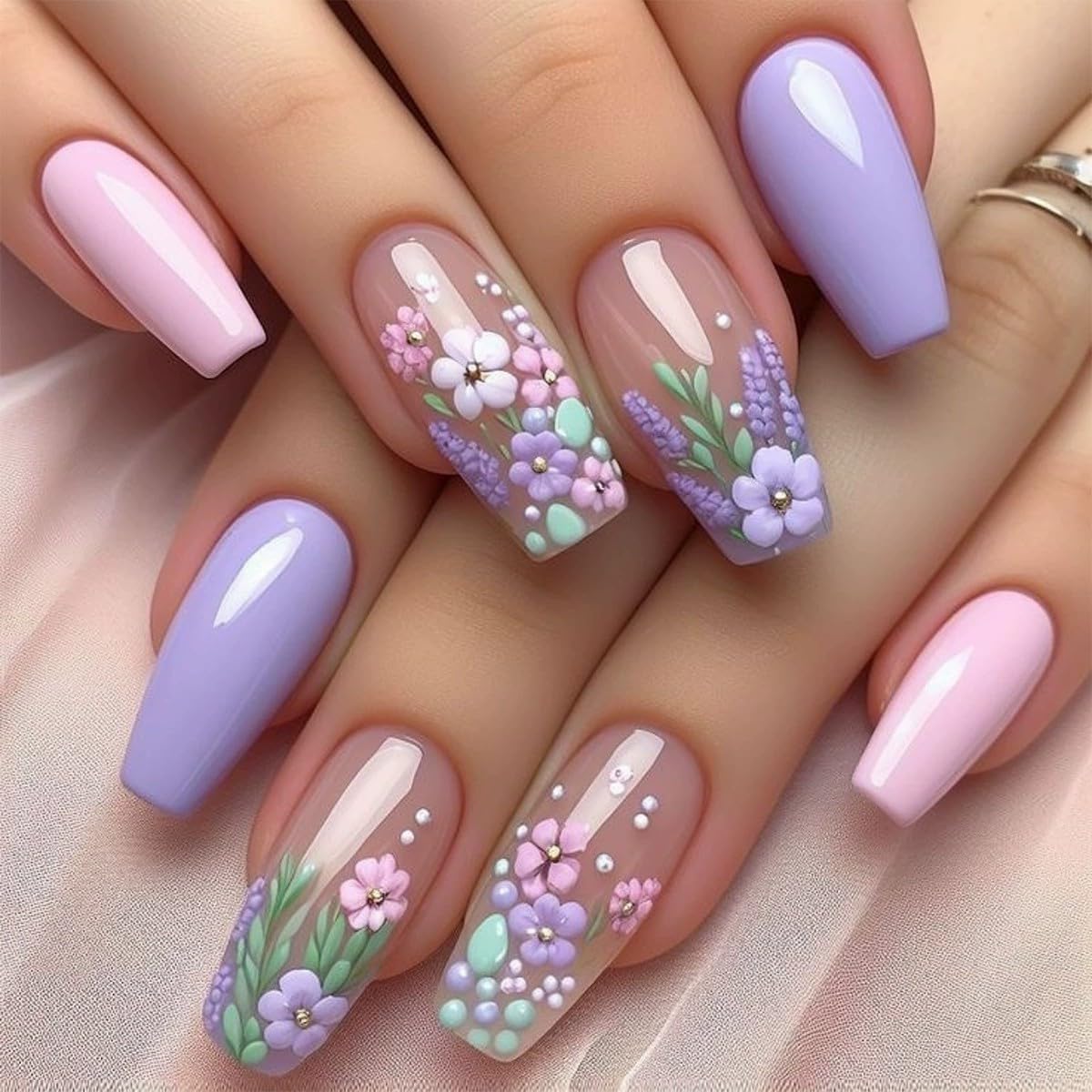 Faux ongles pressés juggssa 24PCS avec designs floraux