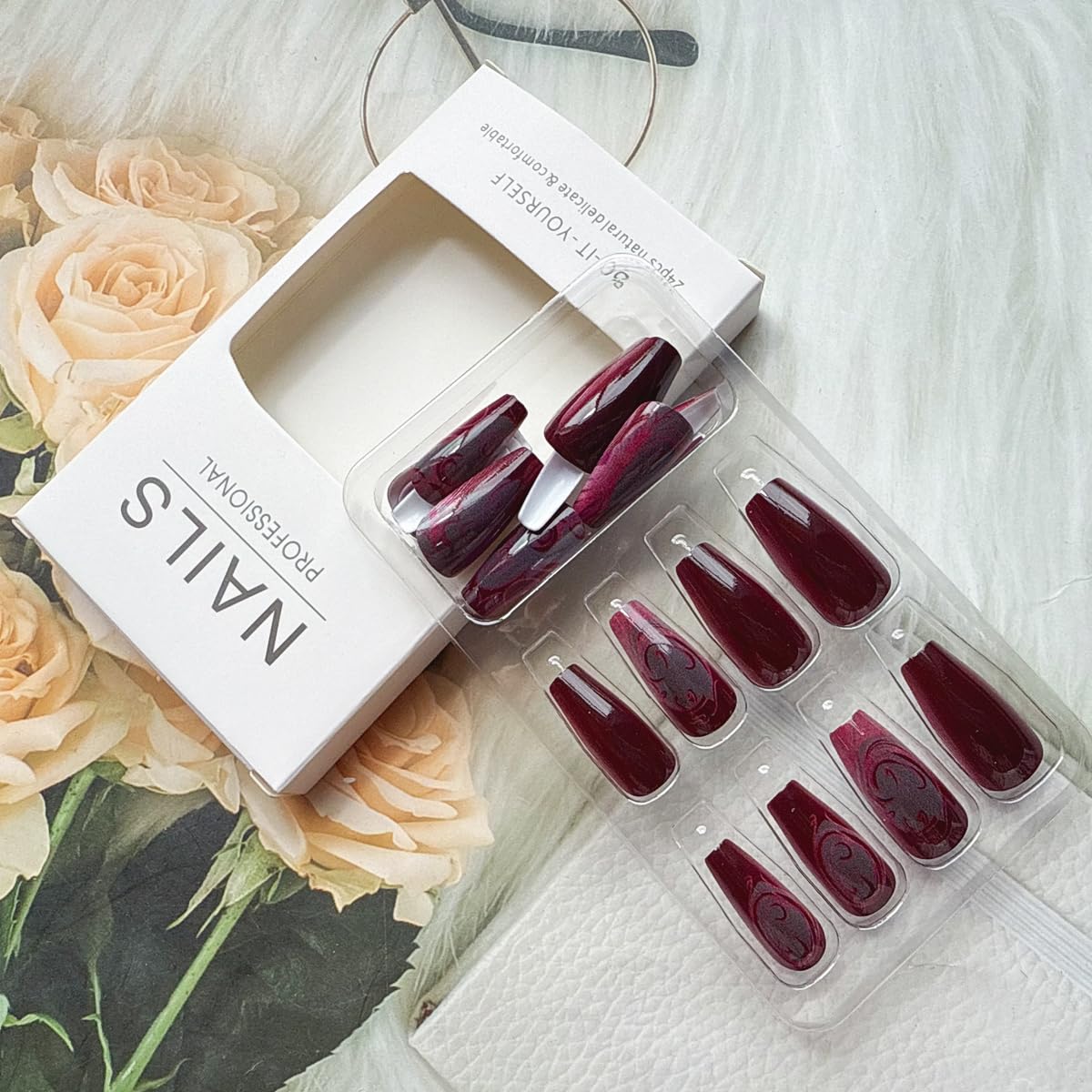 Faux ongles pressés juggssa adaptés pour diverses occasions