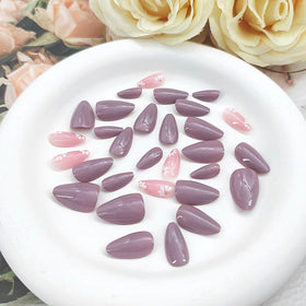 Faux ongles pressés MAOTTIE montrant l'aspect naturel et brillant