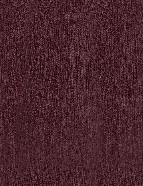 Femme portant les extensions Outre X-Pression Braid 42 pouces
