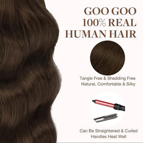 Femme stylisant ses cheveux avec des extensions GOO GOO