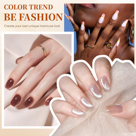 Femme utilisant le kit de vernis à ongles YALSYNY