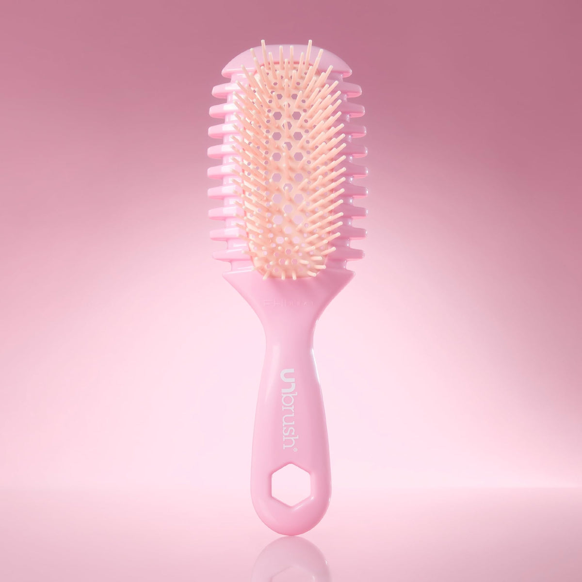 FHI Heat UNbrush brosse démêlante en situation de coiffage