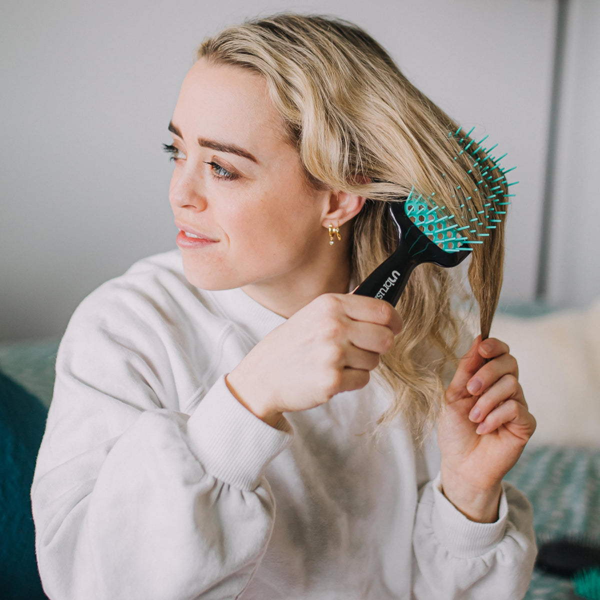 FHI Heat UNbrush brosse démêlante sur cheveux mouillés