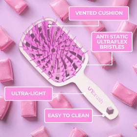 FHI Heat UNbrush Plus brosse démêlante en situation dans une salle de bain