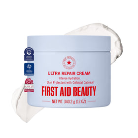 First Aid Beauty Ultra Repair Cream 422g vue avant avec texture légère