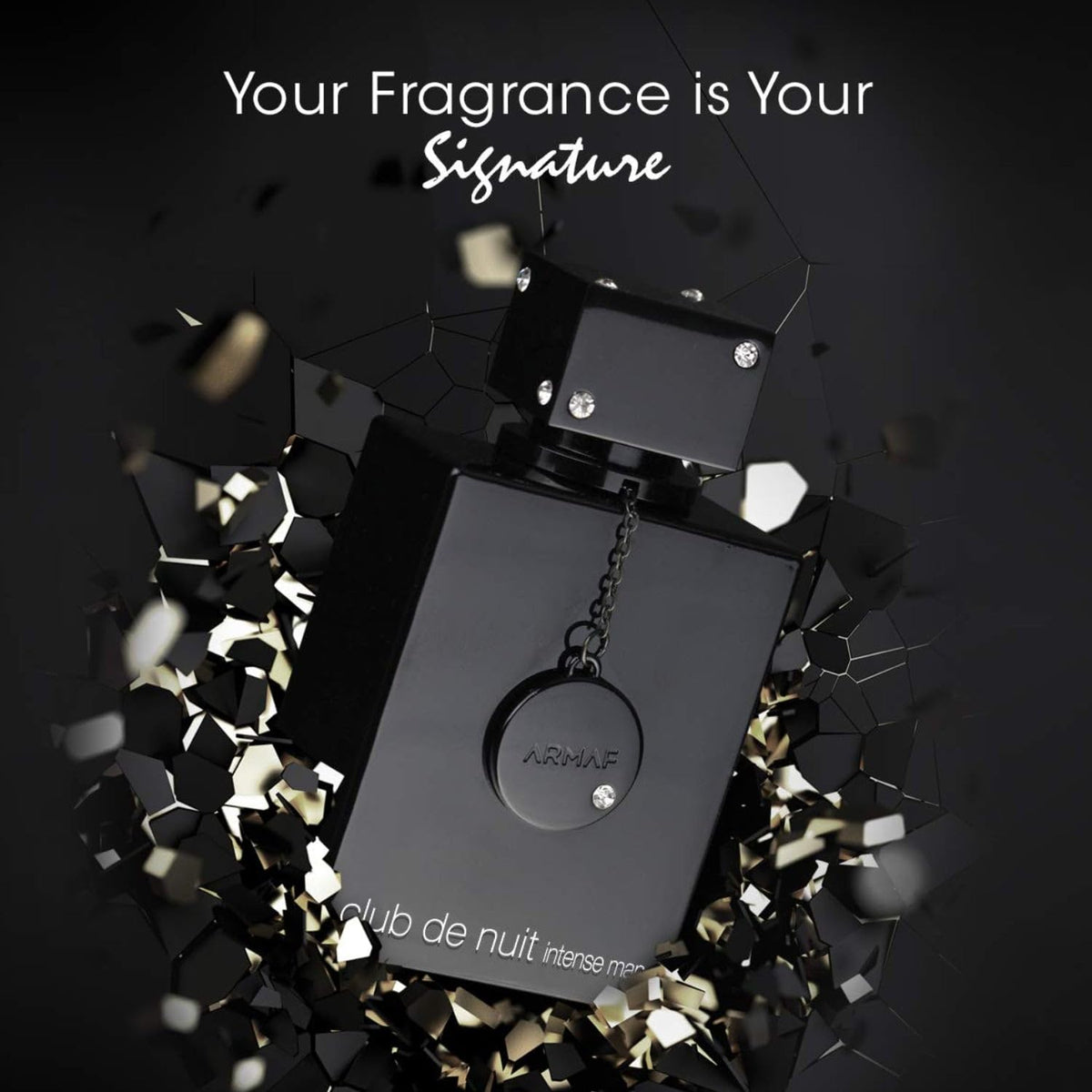 Flacon d'ARMAF Club De Nuit Intense 100 ml sur un fond neutre
