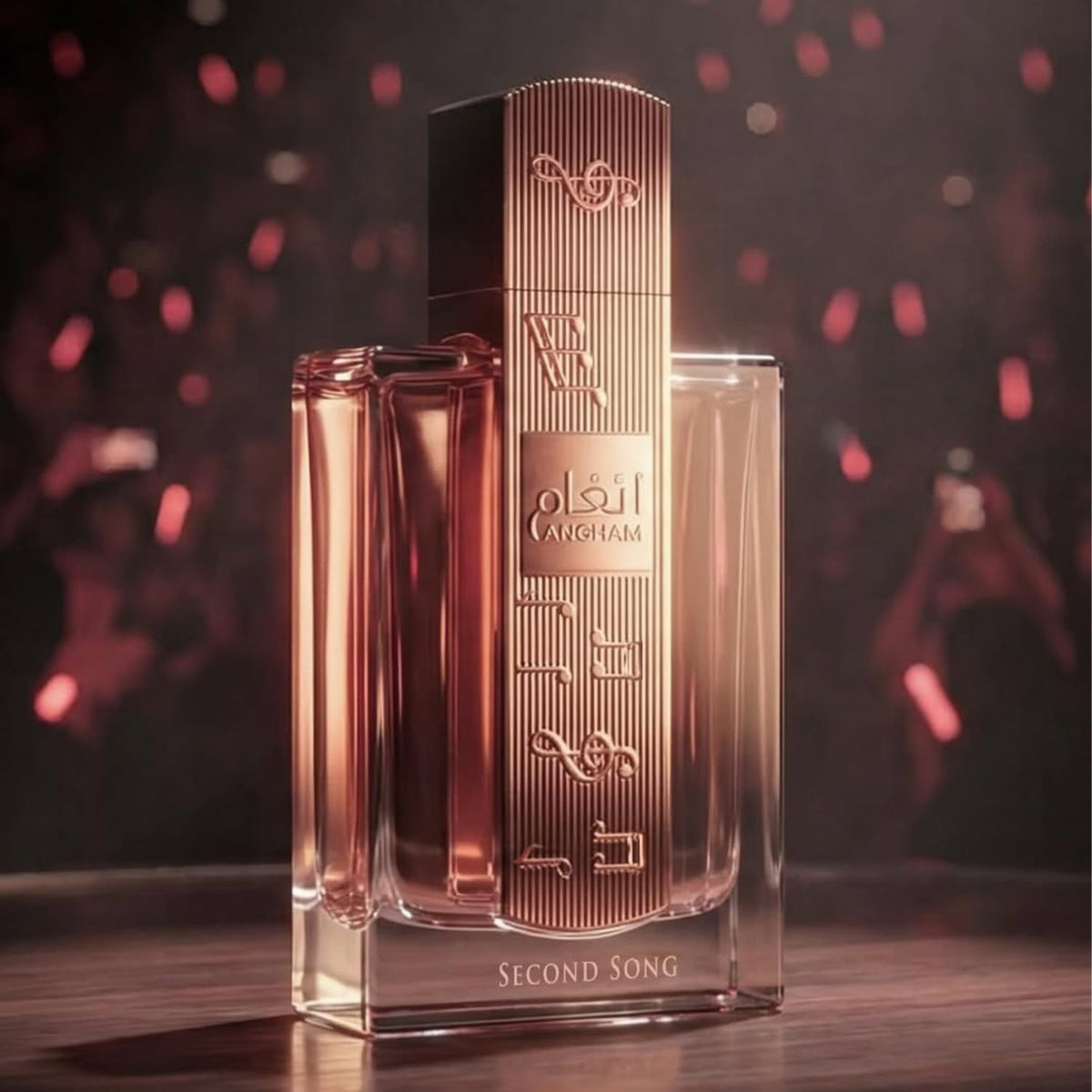Flacon d'Eau de Parfum Lattafa Angham Second Song sur un fond élégant