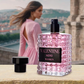 Flacon d'Eau de Parfum Valentine avec une ambiance romantique