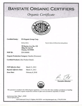 Flacon d'huile essentielle de basilic US Organic avec fond blanc