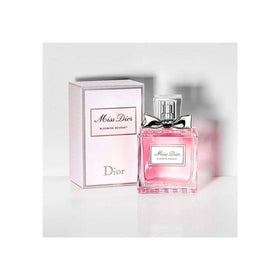 Flacon de 30ml de Dior Miss Dior Blooming Bouquet sur fond blanc