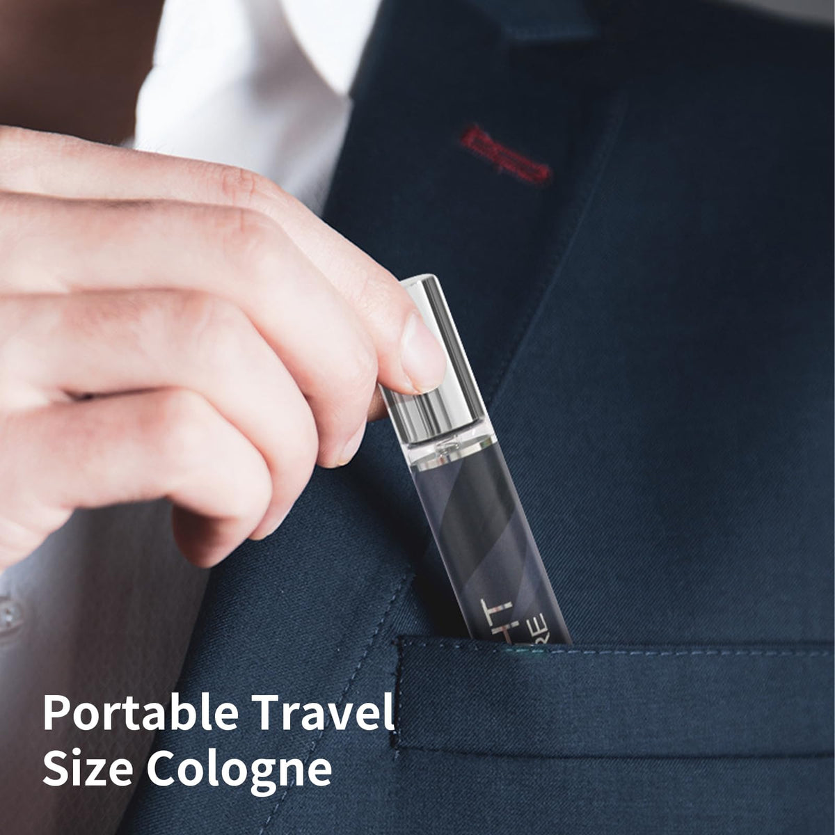 Flacon de cologne MZANK sur une surface en bois