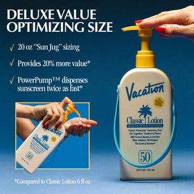 Flacon de crème solaire VACATION sur une serviette de plage
