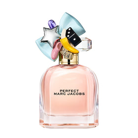 Flacon de Marc Jacobs Perfect Eau de Parfum rose avec charmes
