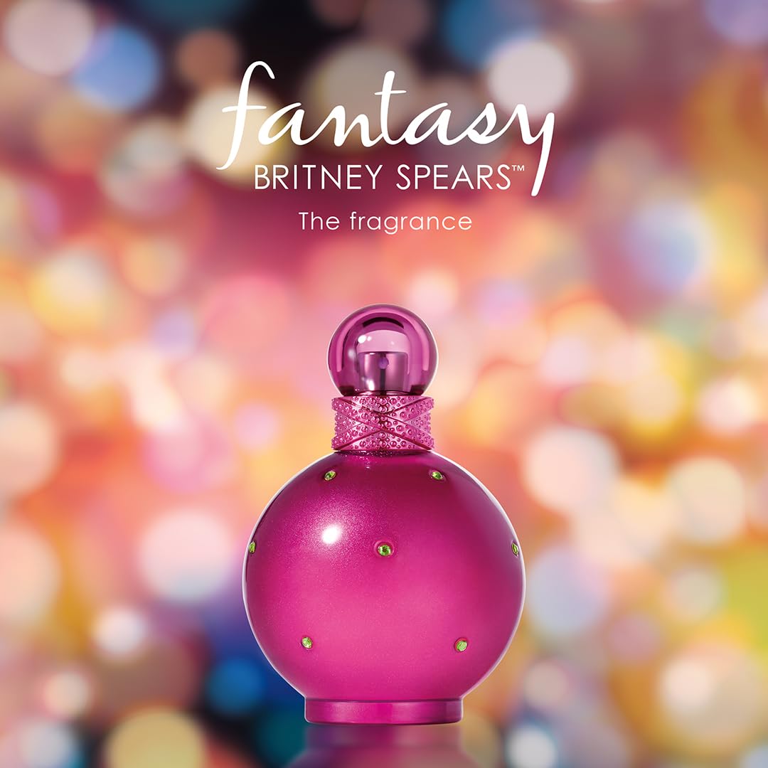 Flacon de parfum Britney Spears Fantasy posé sur un meuble