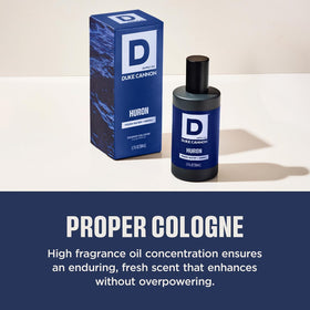 Flacon de parfum Duke Cannon avec fond en bois