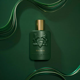 Flacon de parfum Haltane sur un fond élégant