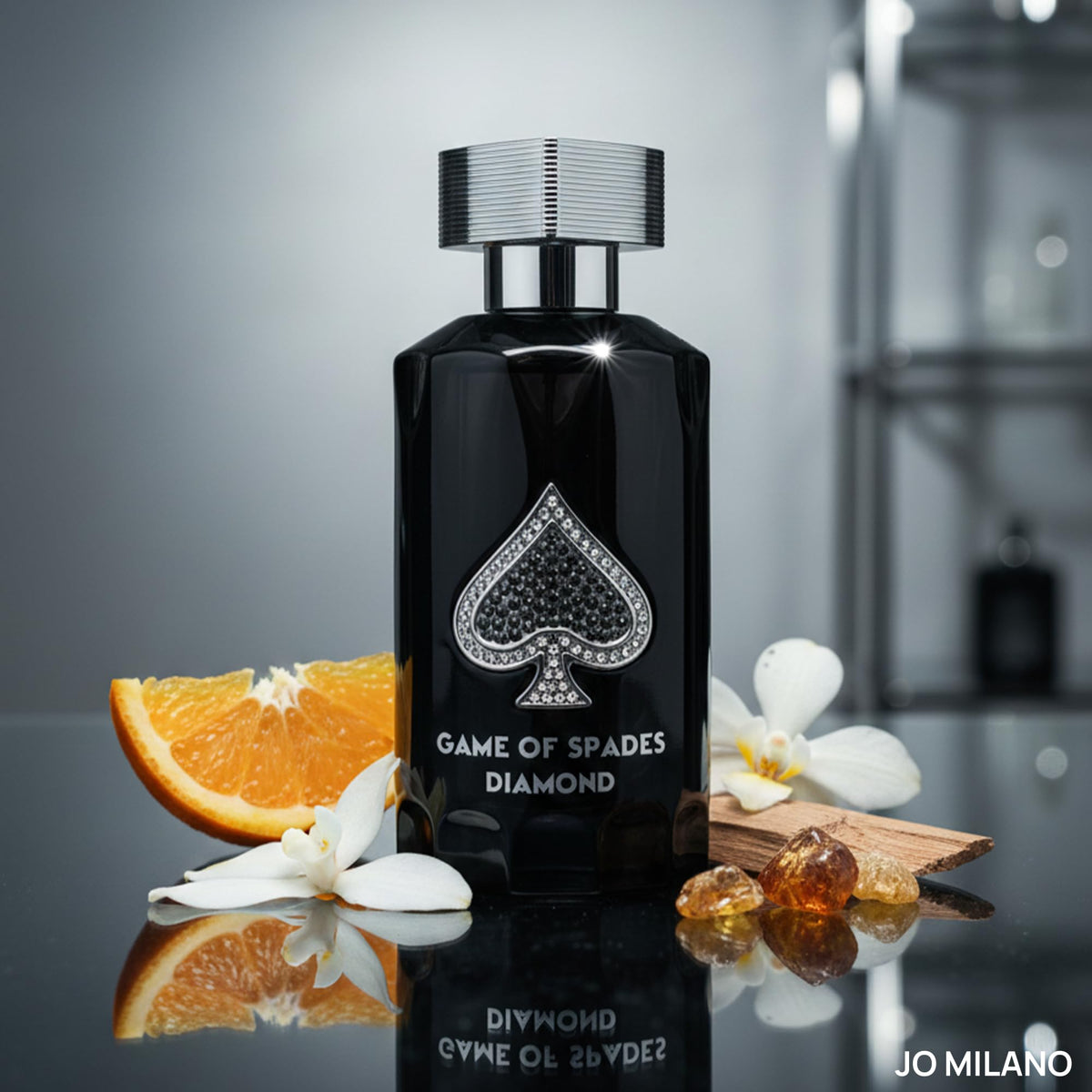 Flacon de parfum Jo Milano Game of Spades Diamond 100ml sur fond élégant