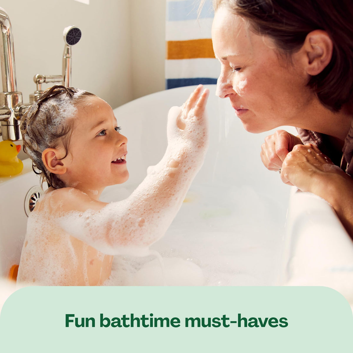 Flacon de Shampooing Hello Bello avec un jouet de bain