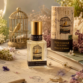 Flacon de TOKYOMILK Eau de Parfum avec étiquette visible