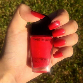 Flacon de vernis à ongles wet n wild Rouge Casting Call avec applicateur