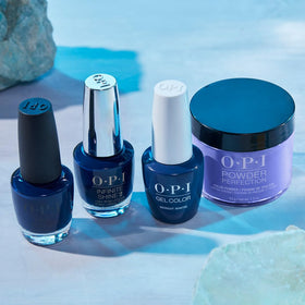 Flacon de vernis OPI Midnight Mantra avec fond neutre