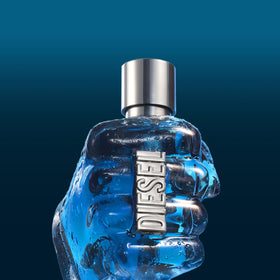 Flacon Diesel Sound of the Brave sur une table