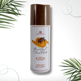 Flacon moderne de parfum Choco Musk Al-Rehab sur fond blanc