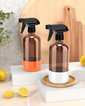 Flacon spray Bontip en verre ambré dans un environnement de salle de bain