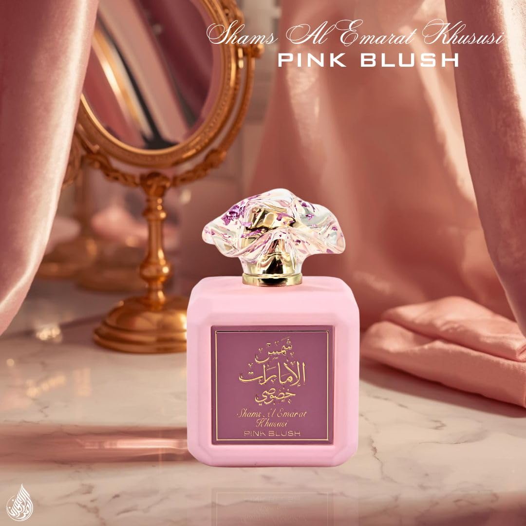 Flacons de parfum Pink Blush sur fond élégant