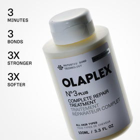 Flacons de shampooing N°.4 et après-shampooing N°.5 du set Olaplex