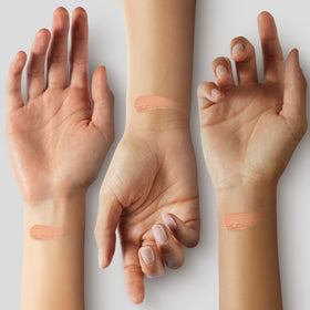 Fond de Teint Forever Bloom en situation de maquillage