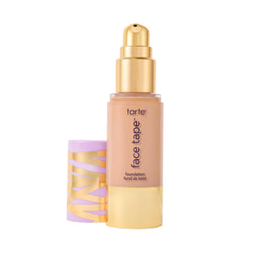 Fond de teint Tarte Face Tape 22B modèle avant avec packaging