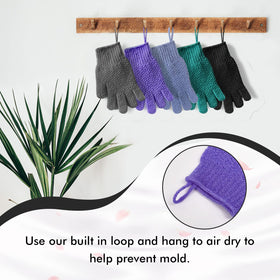 Gants exfoliants Evridwear sur un fond de salle de bains