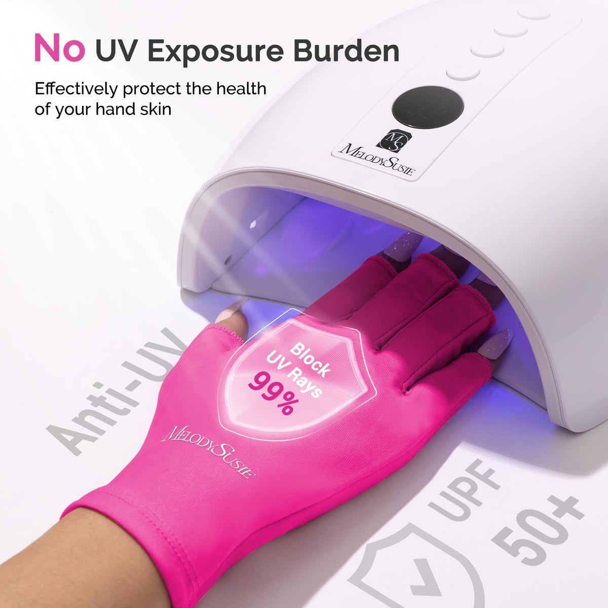 Gants MelodySusie portés pendant une manucure en gel