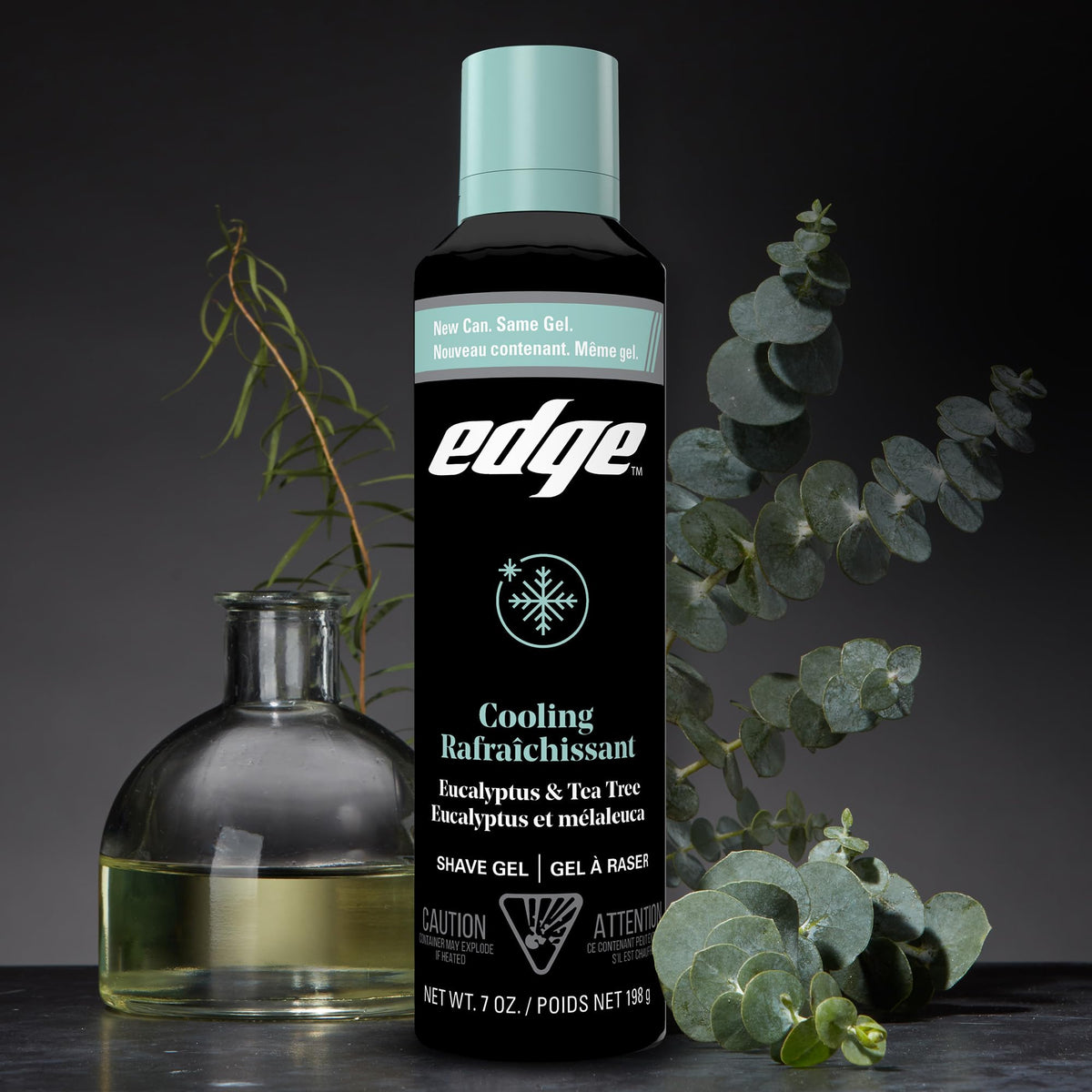 Gel à raser Edge sur un fond de salle de bain