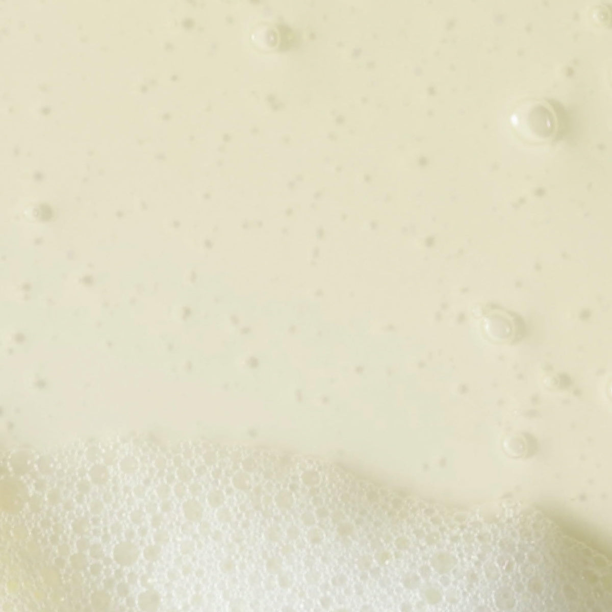 Gel douche Bliss Soapy Suds avec mousse sur la peau
