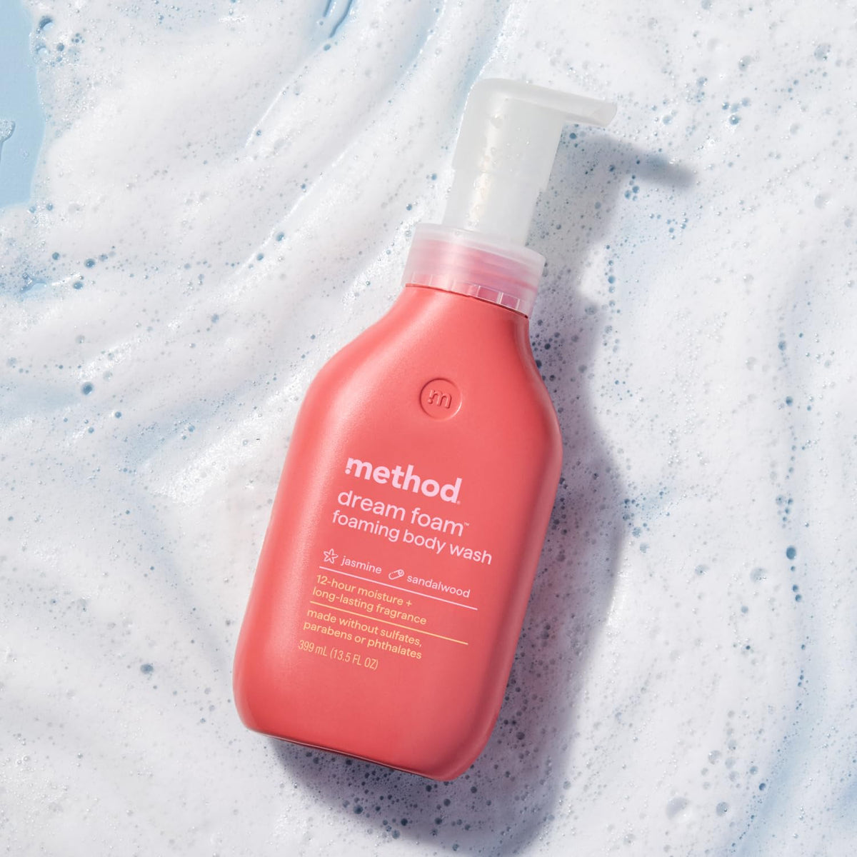 Gel douche Method Dream Foam dans une salle de bain élégante