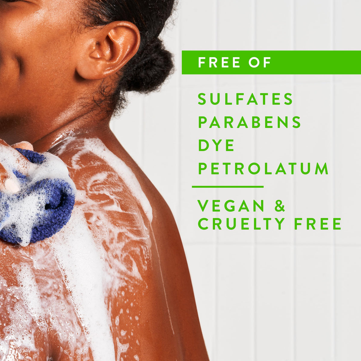 Gel douche Native avec ingrédients naturels en arrière-plan