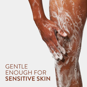 Gel douche Native dans une salle de bain moderne