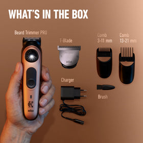 Gillette Tondeuse à Barbe PRO avec accessoires sur fond blanc