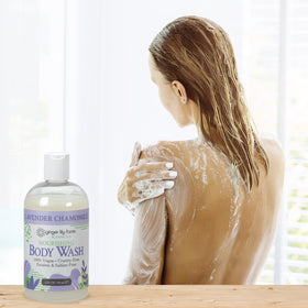 Ginger Lily Farms gel douche en situation dans une douche