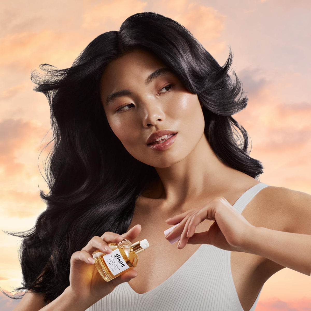 Gisou Parfum Capillaire Infusé au Miel 50 ml - Miel de Fleurs Sauvages en usage