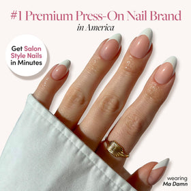 Glamnetic Colle à Ongles GLAMZILLA 10g en situation d'utilisation