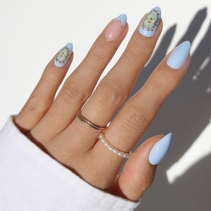 Glamnetic Faux Ongles Courts Amande Glossy ensemble de 30 pièces