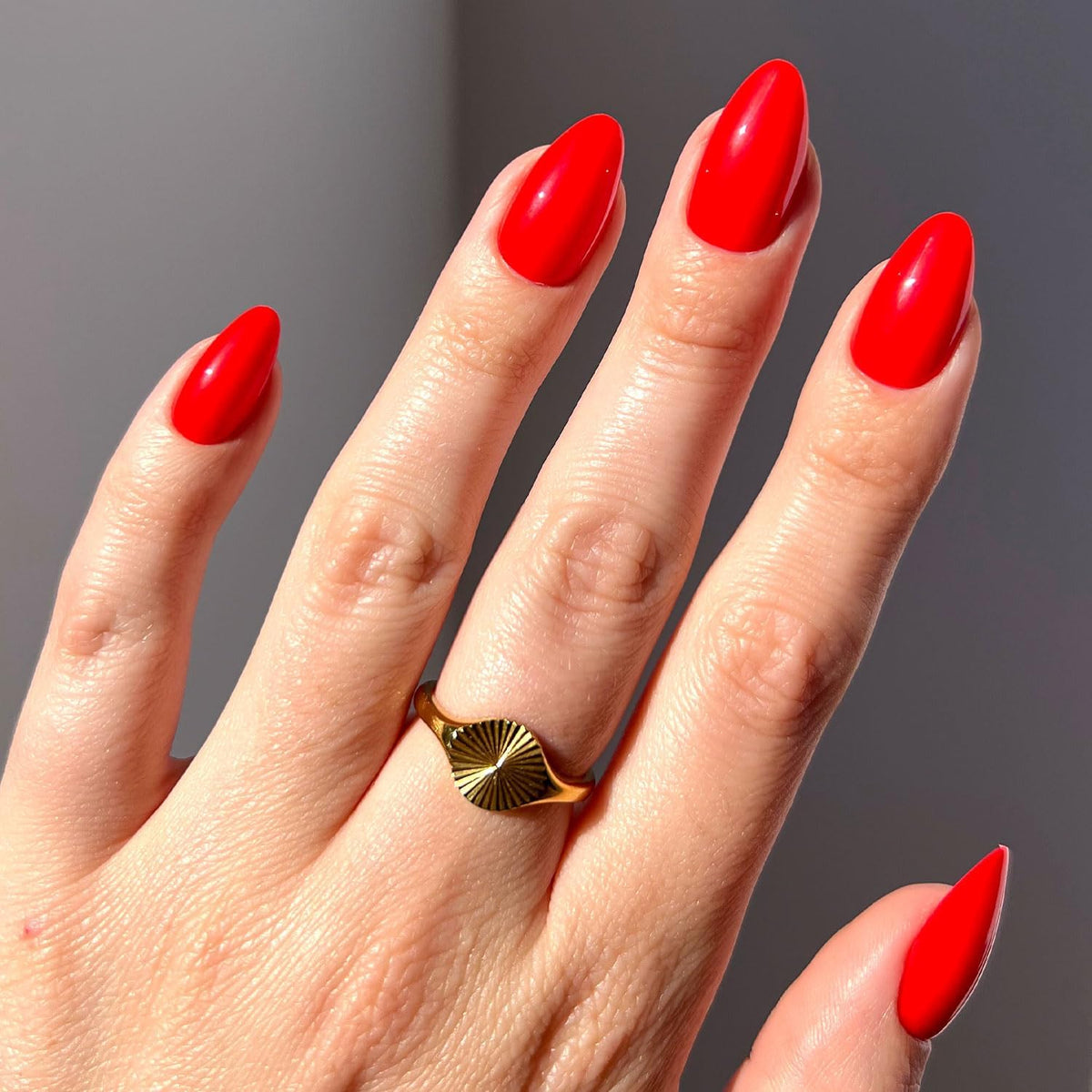 Glamnetic Faux Ongles Courts Amande Rouges Brillants - vue de face