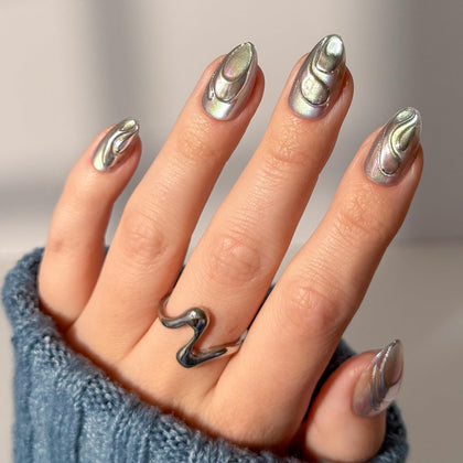 Glamnetic Faux Ongles Harry Potter Unicorn Blood vue avant avec finition chrome