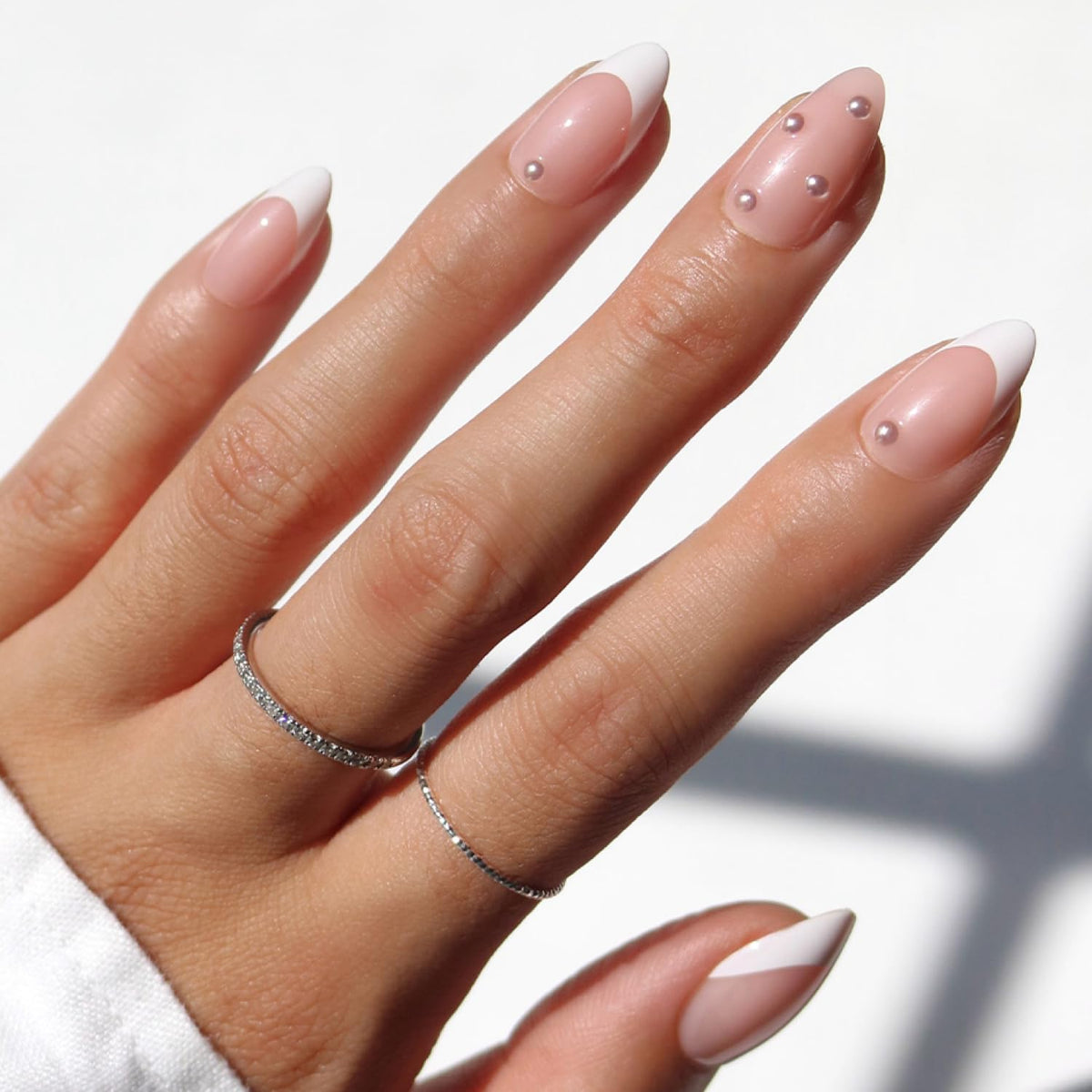 Glamnetic faux ongles press-on courts en forme d'amande avec finition brillante
